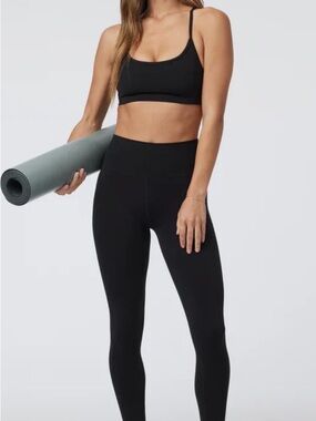 Vuori pocket legging granite black